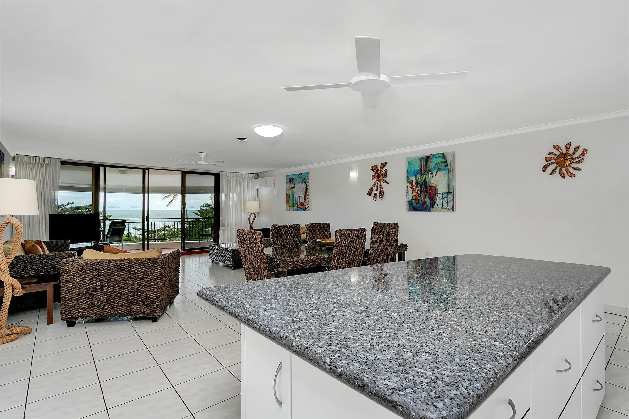 טריניטי ביץ' Roydon Beachfront Apartments מראה חיצוני תמונה