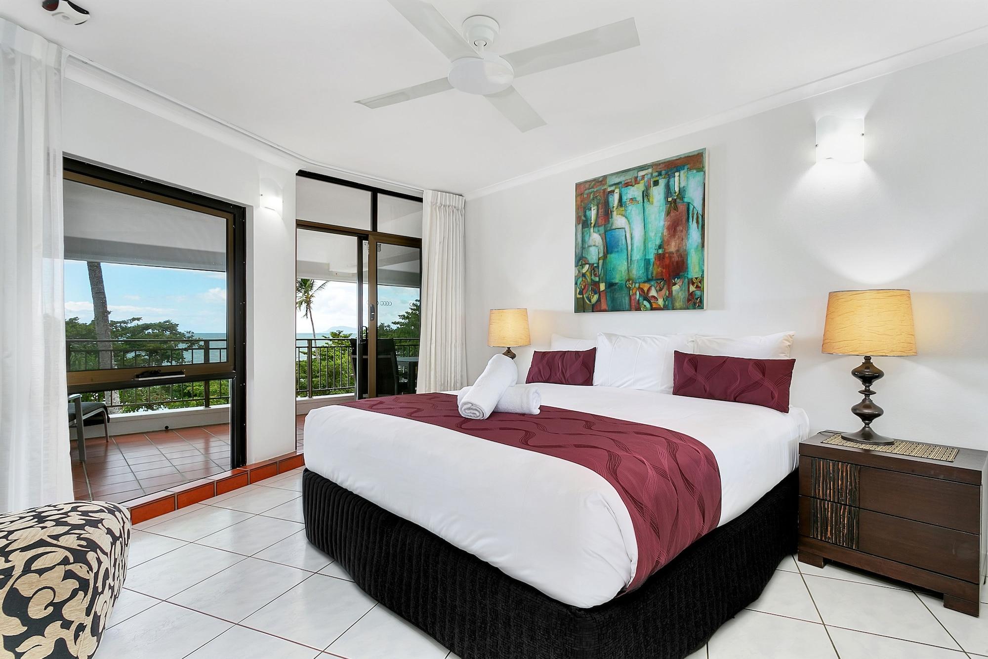 טריניטי ביץ' Roydon Beachfront Apartments מראה חיצוני תמונה