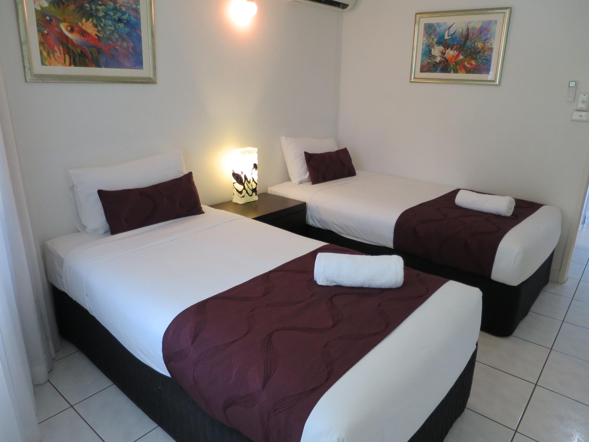 טריניטי ביץ' Roydon Beachfront Apartments מראה חיצוני תמונה