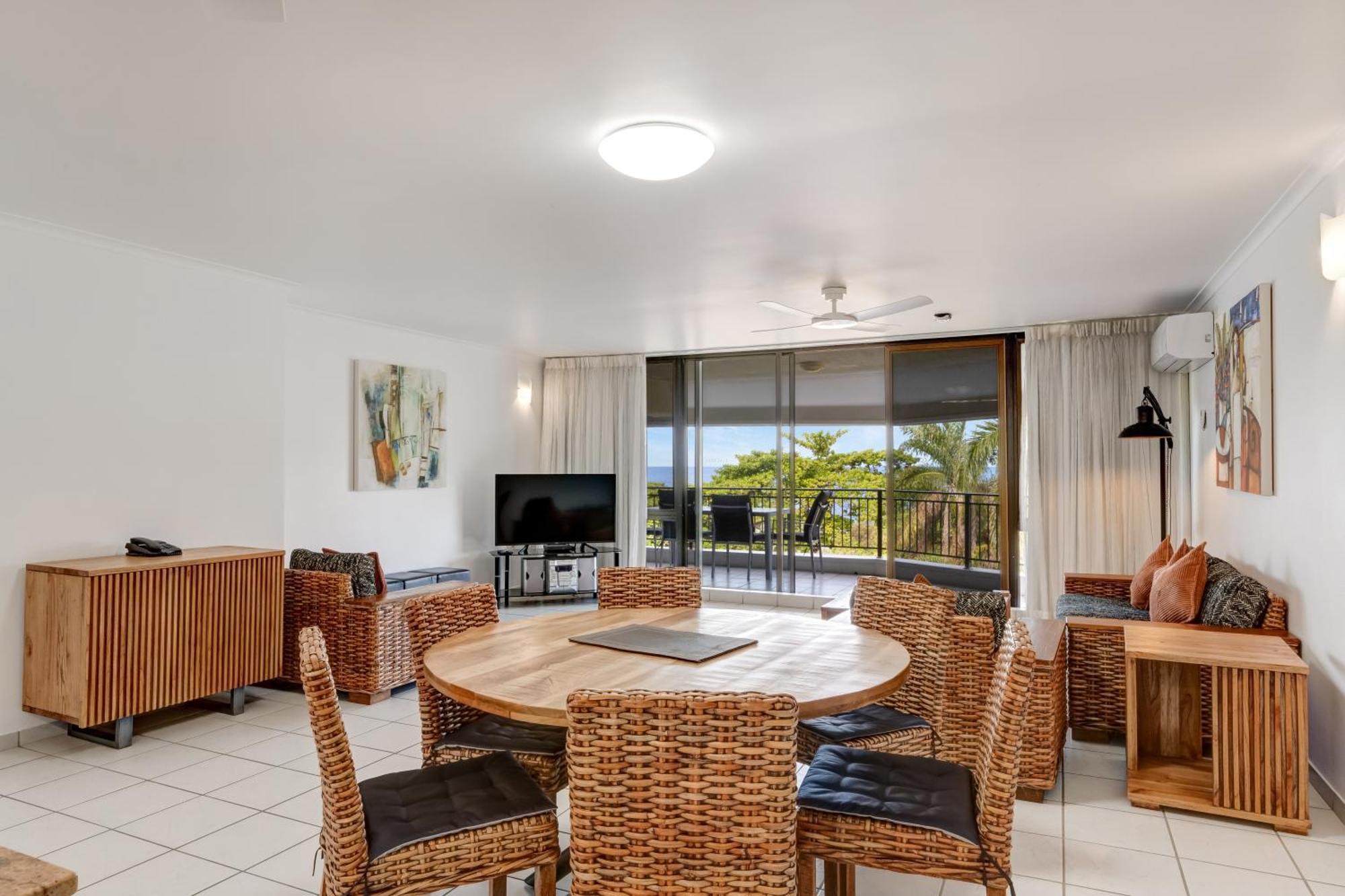 טריניטי ביץ' Roydon Beachfront Apartments מראה חיצוני תמונה