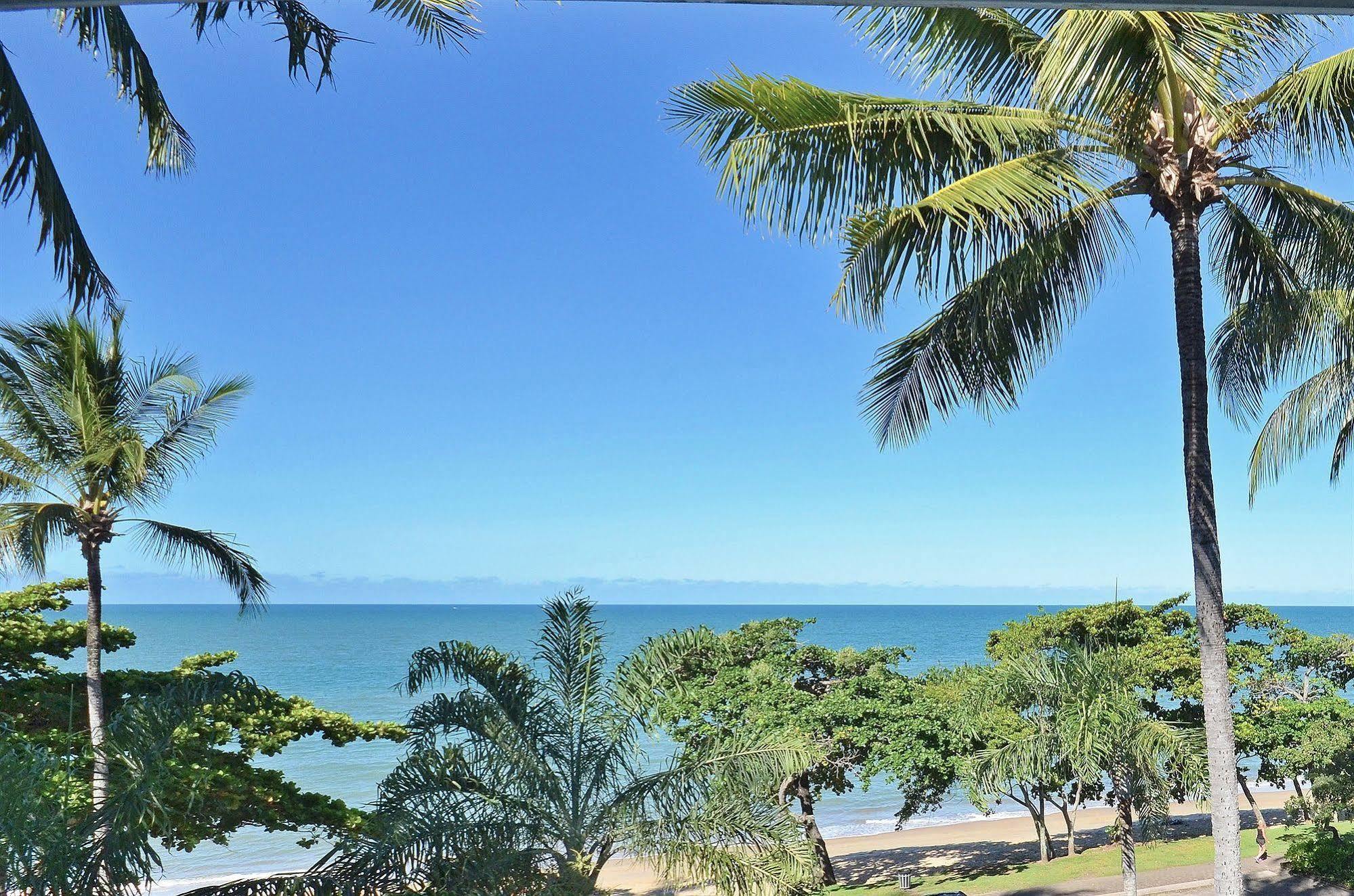 טריניטי ביץ' Roydon Beachfront Apartments מראה חיצוני תמונה